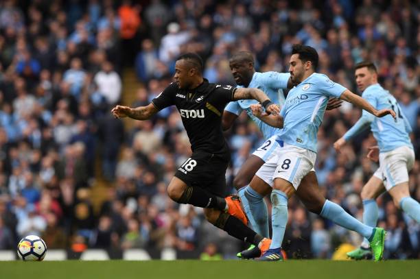 于其未来充 于其未来充